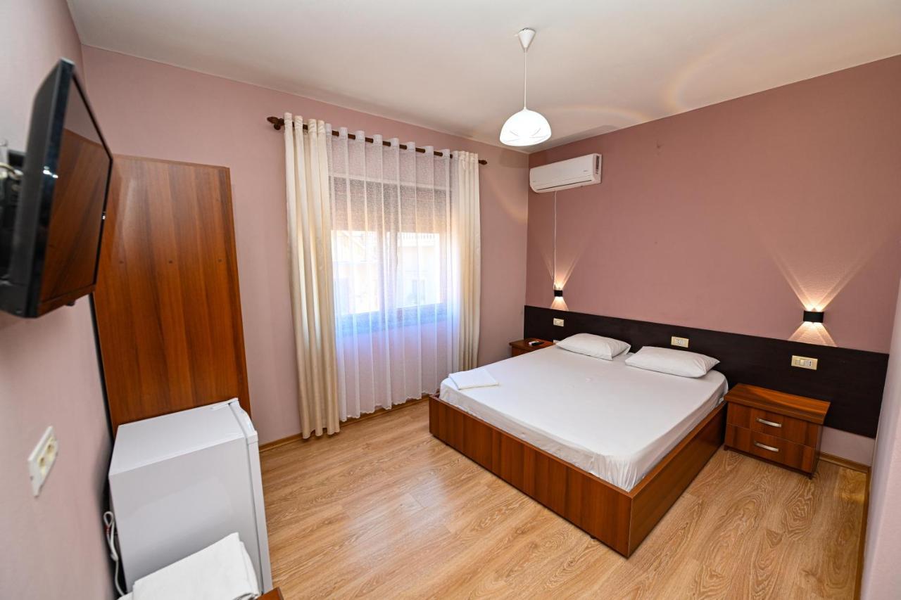 Hotel Epoka Shkodër Екстериор снимка