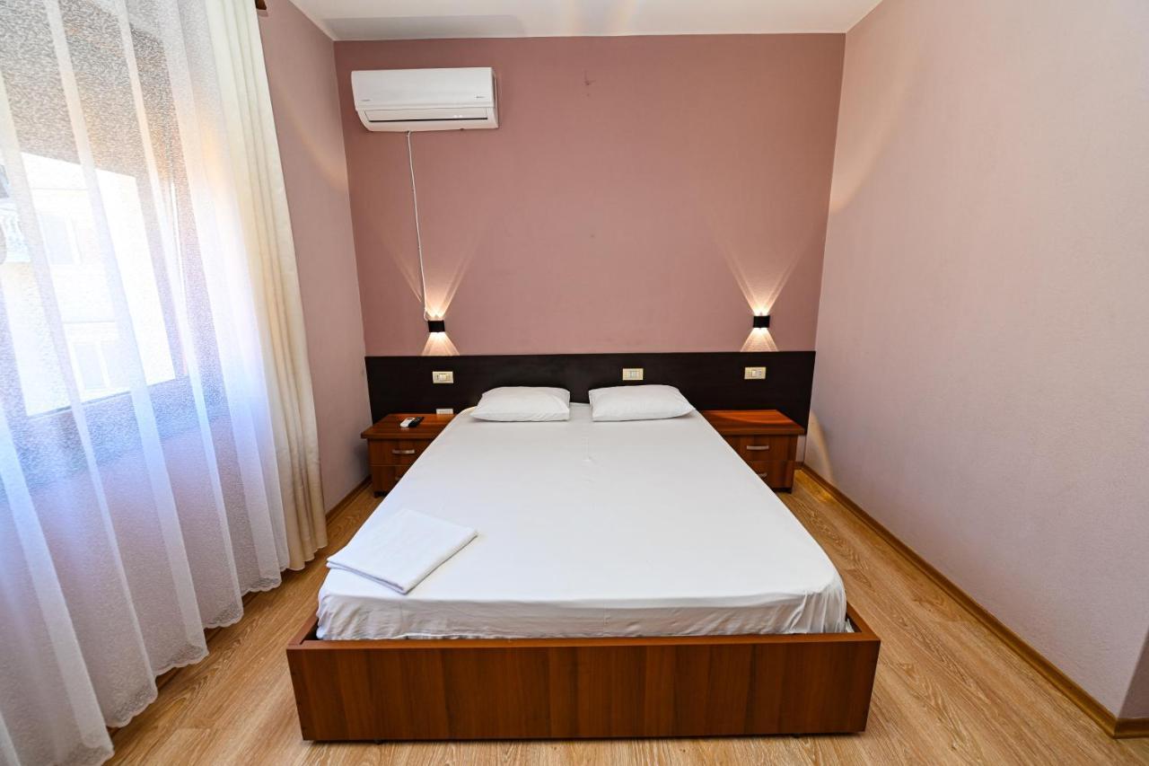 Hotel Epoka Shkodër Екстериор снимка