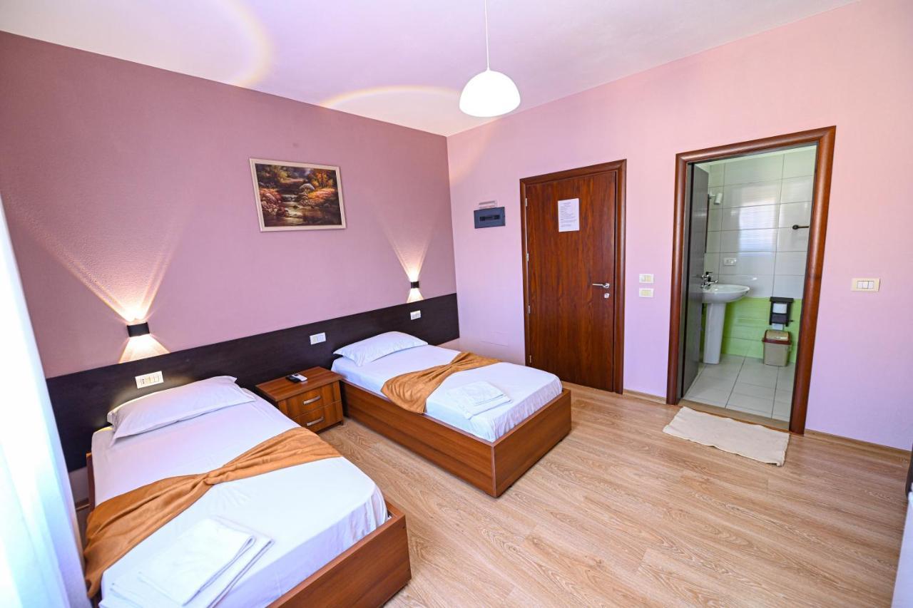 Hotel Epoka Shkodër Екстериор снимка