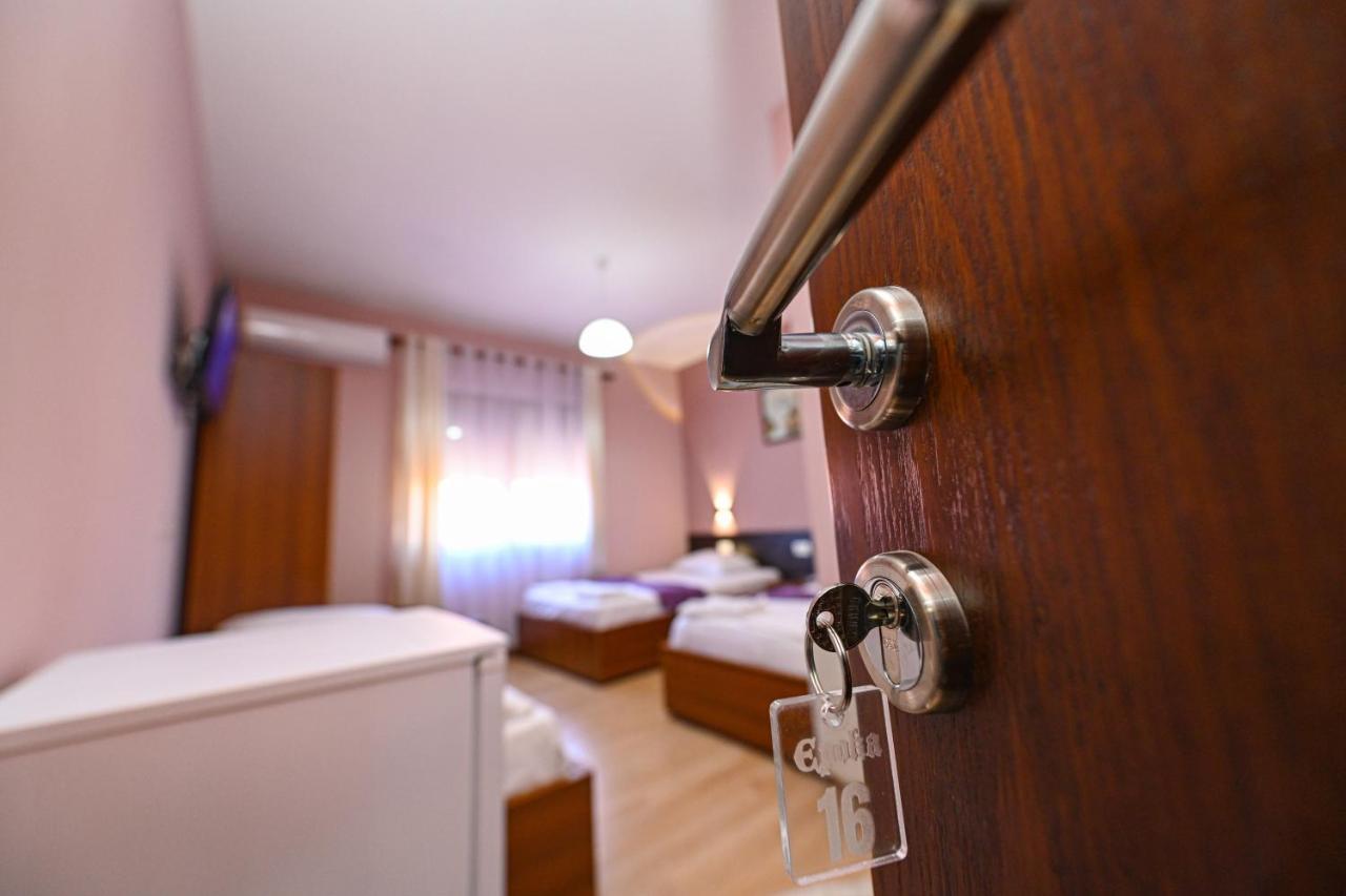 Hotel Epoka Shkodër Екстериор снимка