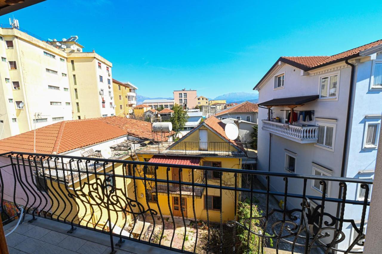 Hotel Epoka Shkodër Екстериор снимка