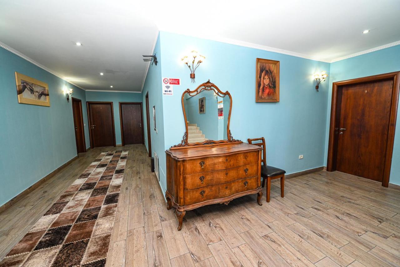 Hotel Epoka Shkodër Екстериор снимка
