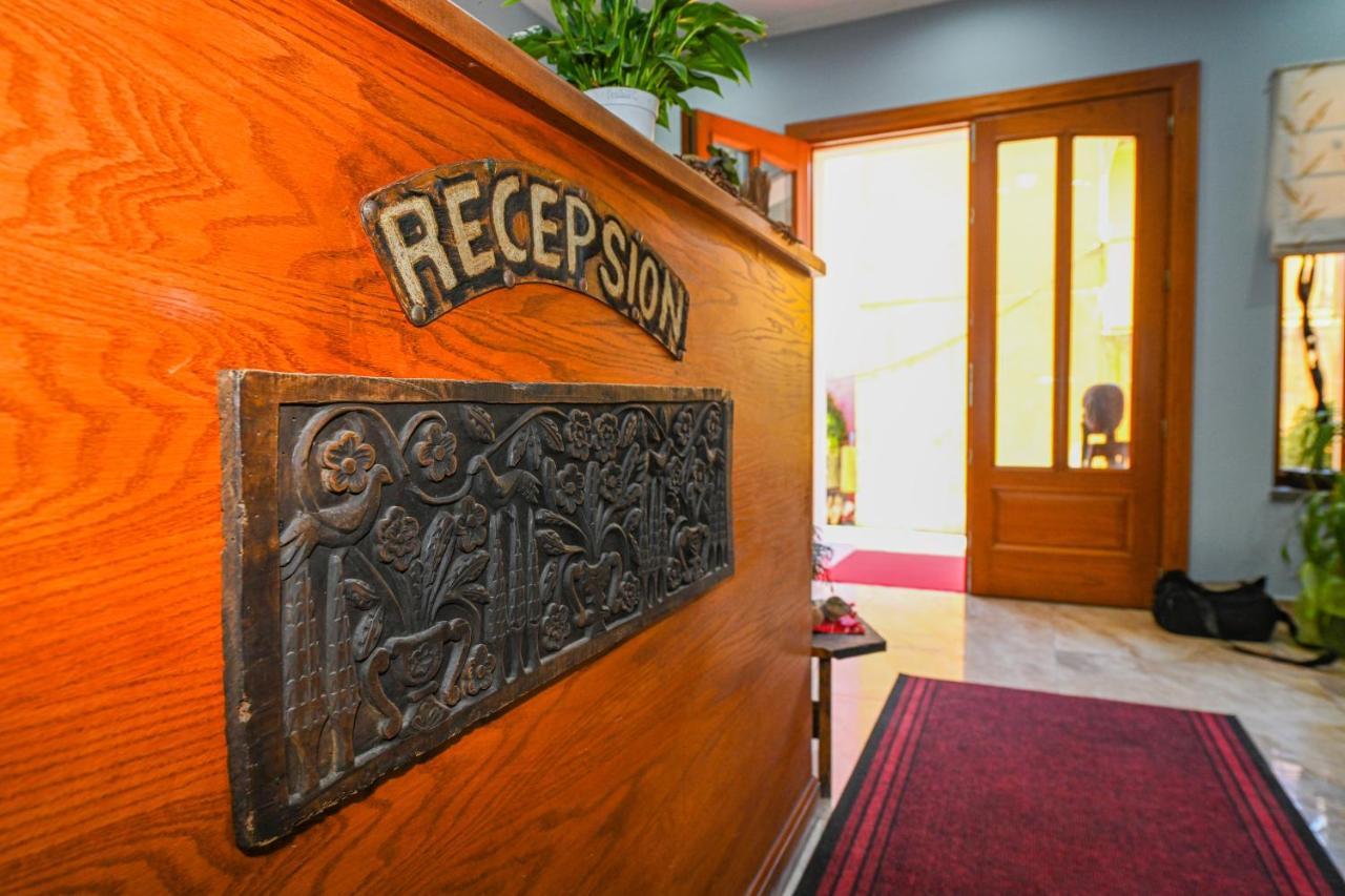 Hotel Epoka Shkodër Екстериор снимка