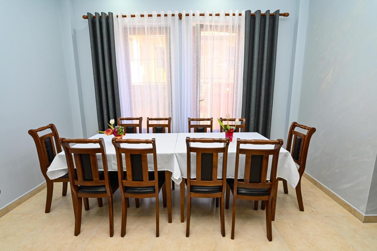 Hotel Epoka Shkodër Екстериор снимка